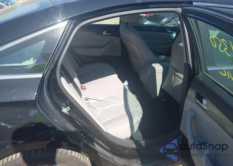 2016 Hyundai Sonata Sport z USA, uszkodzony, nr VIN 5NPE34AF6GH298977